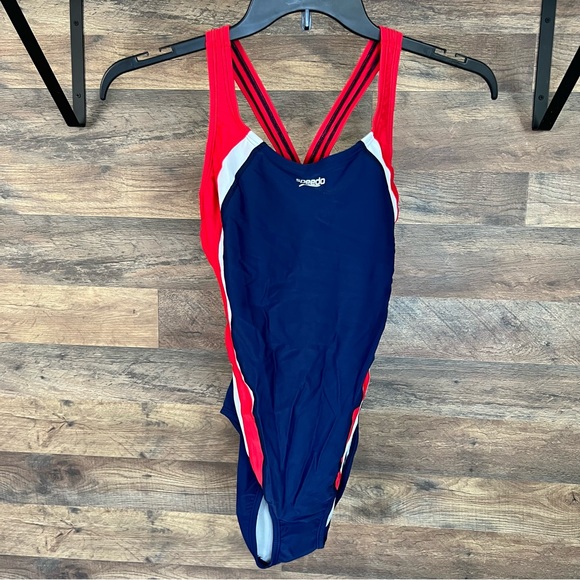 New Women’s Speedo Creora Highclo Quantum Splice High Cut One Piece Swimsuit - Picture 3 of 4